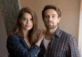 Além do Tempo - Alinne Moraes e Rafael Cardoso